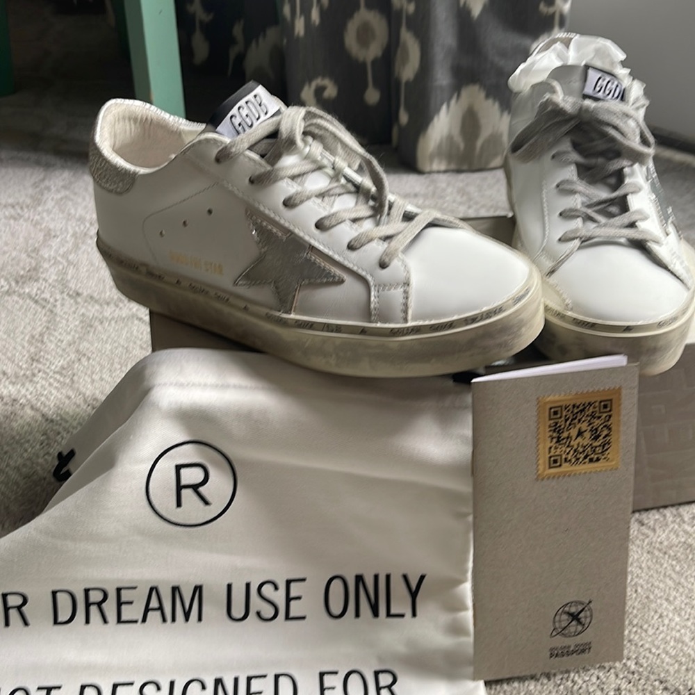 Golden Goose HI STAR Classic with list. Silver star. Size 38/8